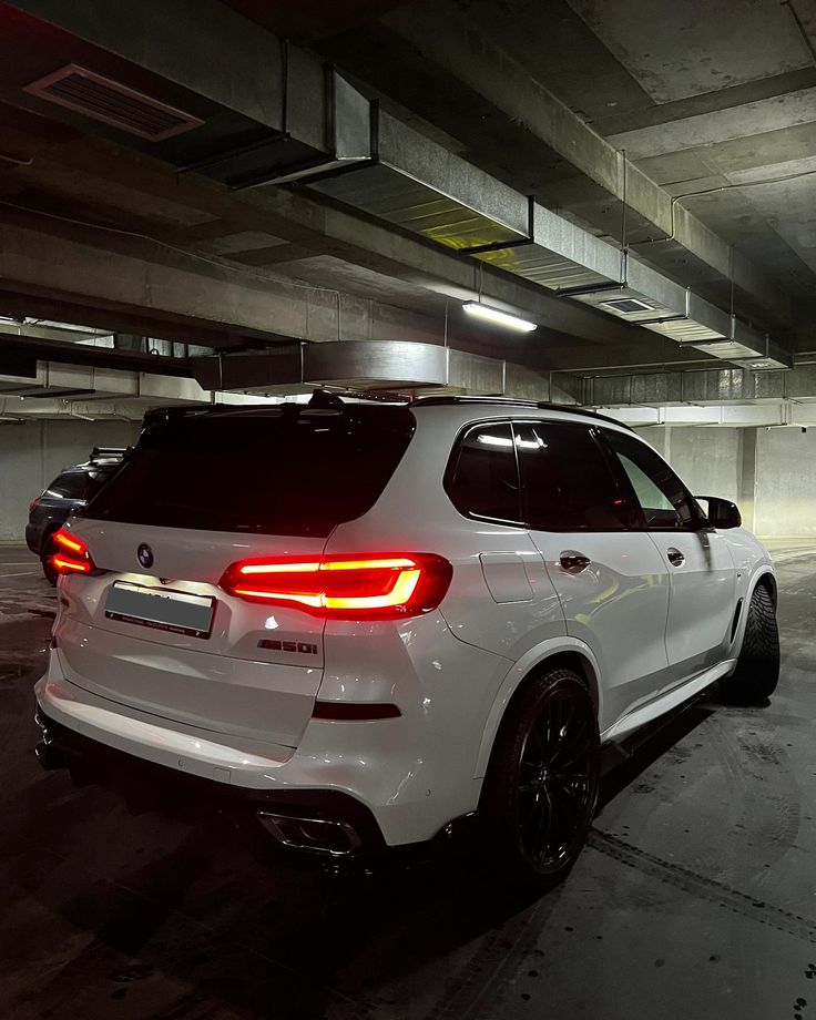 BMW X5 - Image 1